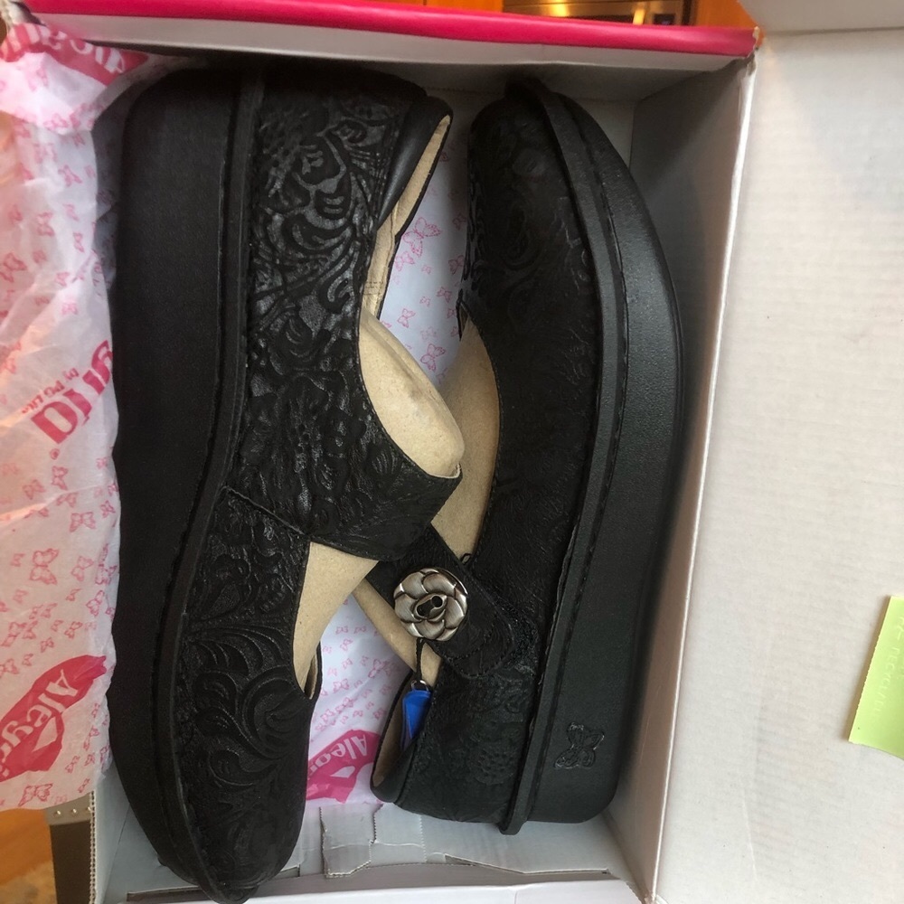 New Women’s Algeria Paloma Shoe